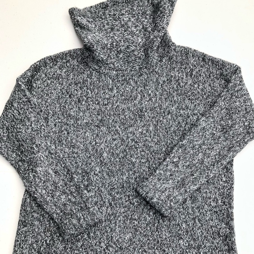 Eddie Bauer sweater only worn once